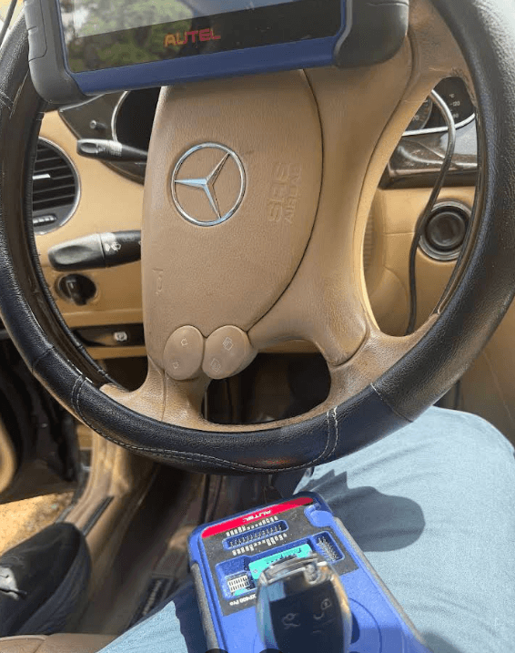 Yi - Automotive Locksmith & Key Programming